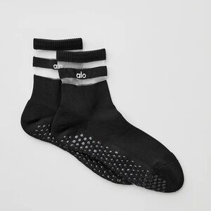 NEW - ALO Pulse Grip Socks - S/M